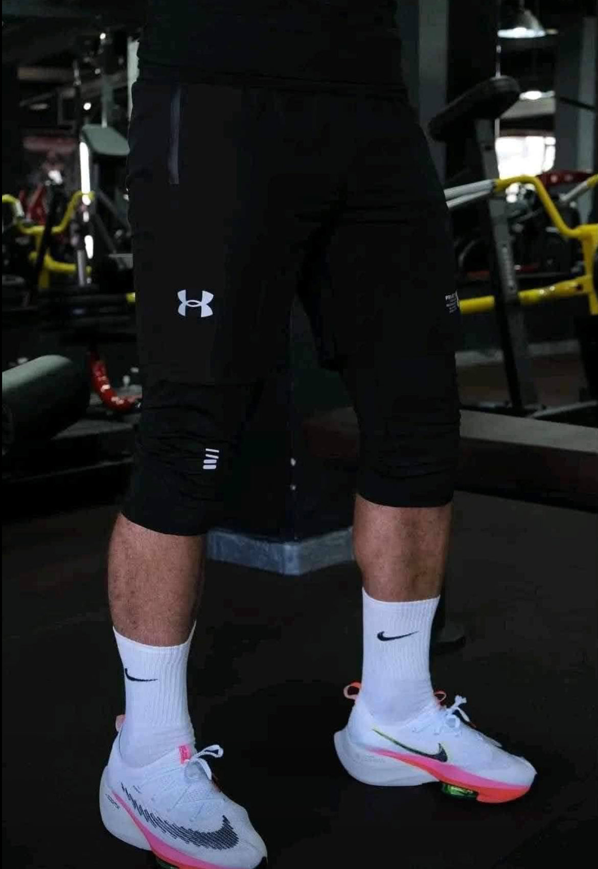 طقم الملابس رياضية