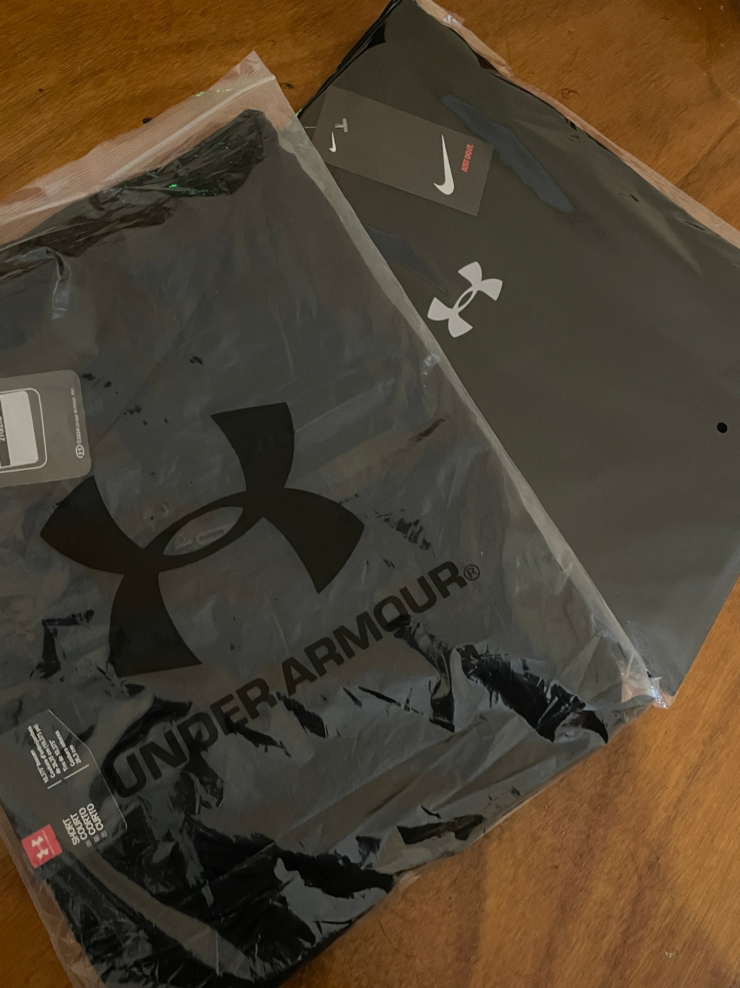 طقم الملابس رياضية