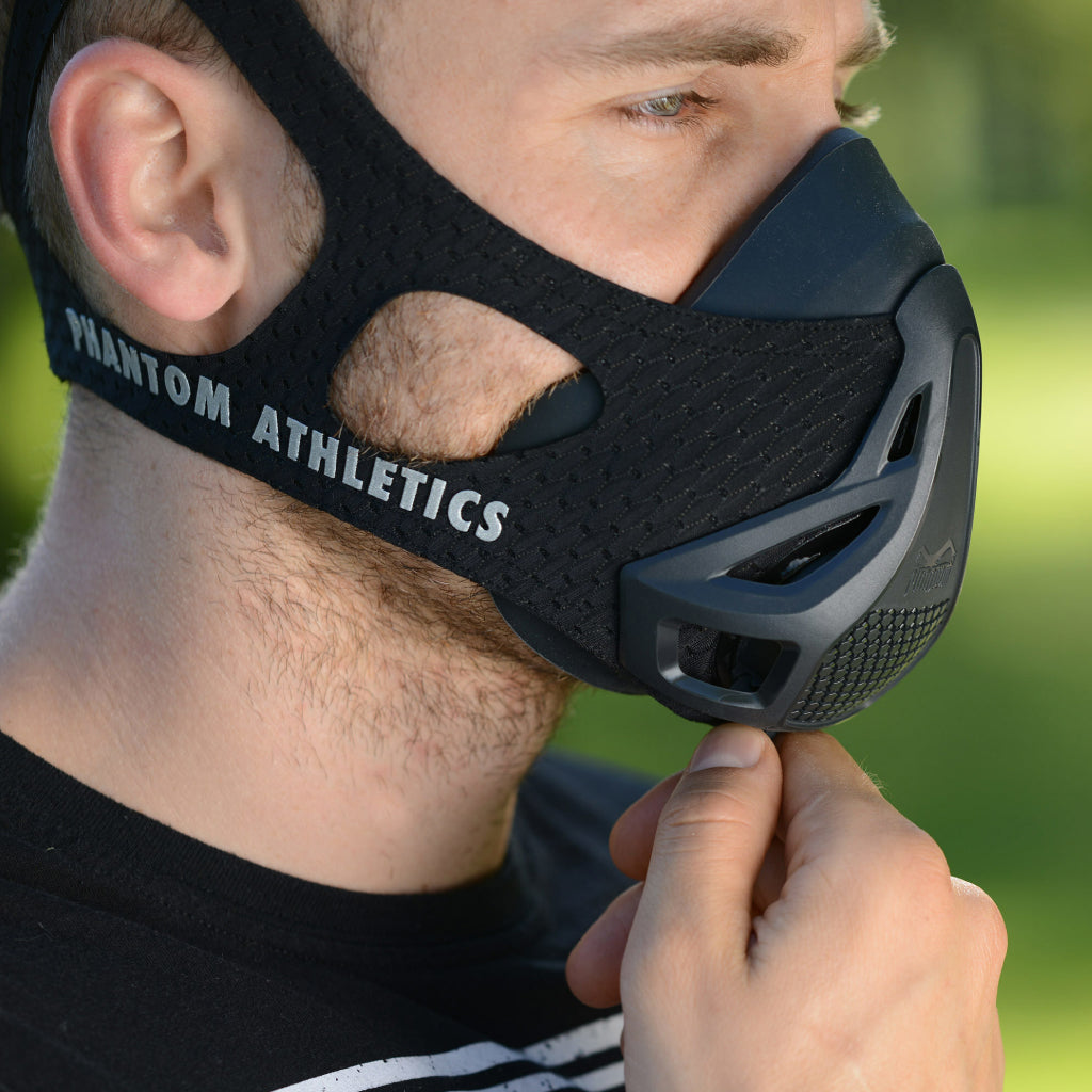 https://cdn.shopify.com/s/files/1/0821/0196/0982/files/phantom-athletics-training-mask-img-5.jpg?v=1693962529